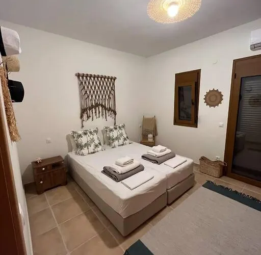 Vila Paralia Homes Cheerful 2 Bedroom With Pool, Unit #1 Kriopigi