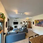 Paralia Homes Cheerful 2 Bedroom With Pool, Unit #1 Villa