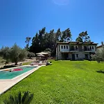 Paralia Homes Cheerful 2 Bedroom With Pool, Unit #1 Vila