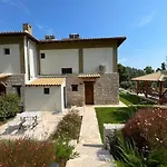 Paralia Homes Cheerful 2 Bedroom With Pool, Unit #1 Villa