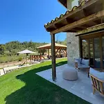Villa Paralia Homes Cheerful 2 Bedroom With Pool, Unit #1 Kriopigi