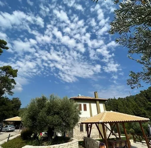 Paralia Homes Cheerful 2 Bedroom With Pool, Unit #1 Villa *