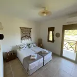 Paralia Homes Cheerful 2 Bedroom With Pool, Unit #1 Villa