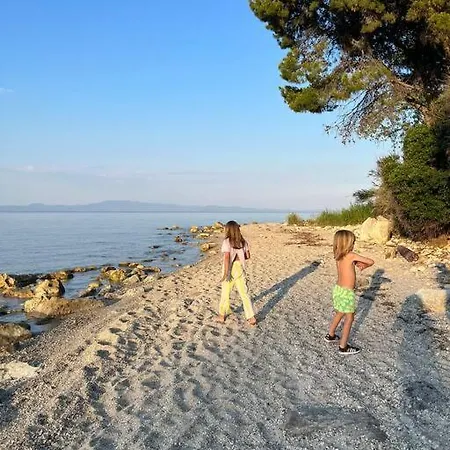 Paralia Homes Cheerful 2 Bedroom With Pool, Unit #1 Villa *