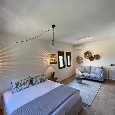Paralia Homes Cheerful 2 Bedroom With Pool, Unit #1 Villa Kriopigi