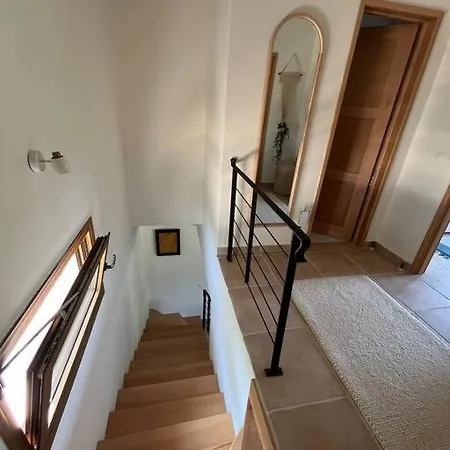 Villa Paralia Homes Cheerful 2 Bedroom With Pool, Unit #1 *