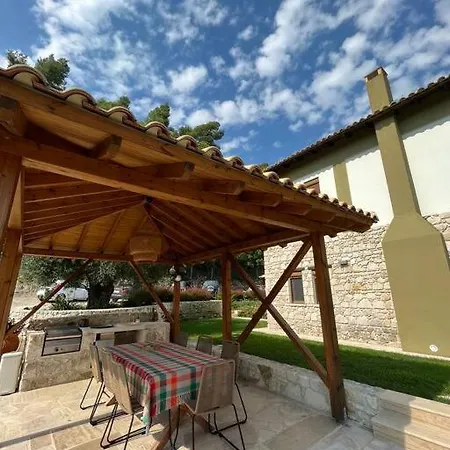 Paralia Homes Cheerful 2 Bedroom With Pool, Unit #1 Villa *