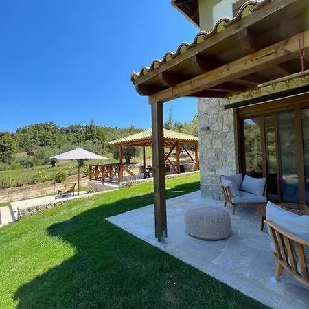 فيلة Paralia Homes Cheerful 2 Bedroom With Pool, Unit #1 كريوبيجي