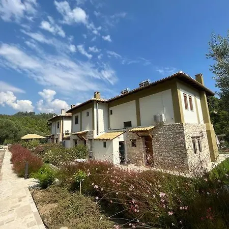 Paralia Homes Cheerful 2 Bedroom With Pool, Unit #1 Villa *