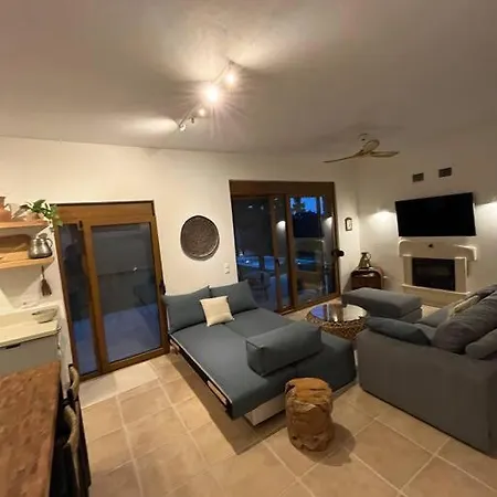 Paralia Homes Cheerful 2 Bedroom With Pool, Unit #1 Villa Kriopigi