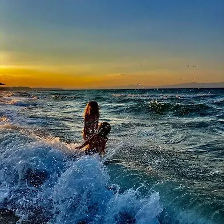 Paralia Homes Cheerful 2 Bedroom With Pool, Unit #1 * كريوبيجي