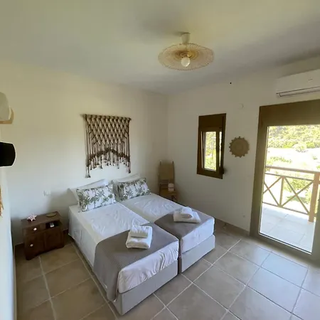 Paralia Homes Cheerful 2 Bedroom With Pool, Unit #1 Villa