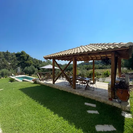 Paralia Homes Cheerful 2 Bedroom With Pool, Unit #1 فيلة *