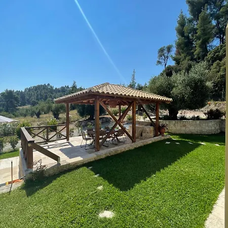 Paralia Homes Cheerful 2 Bedroom With Pool, Unit #1 فيلة *