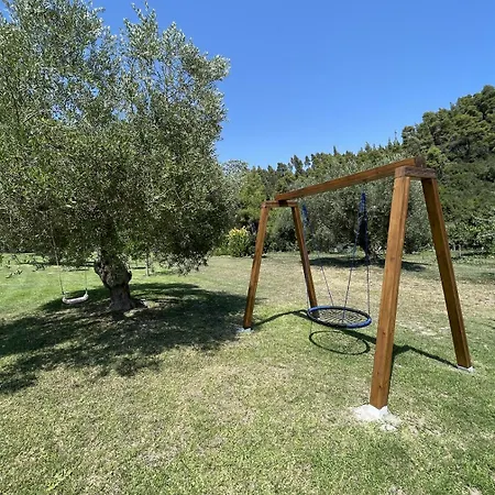 Paralia Homes Cheerful 2 Bedroom With Pool, Unit #1 كريوبيجي